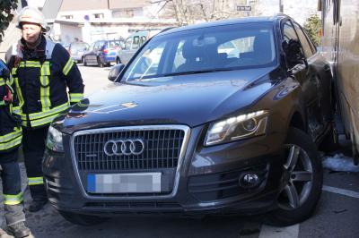 Stuttgart Degerloch:Zahnradbahn nach Kollision mit PKW entgleist